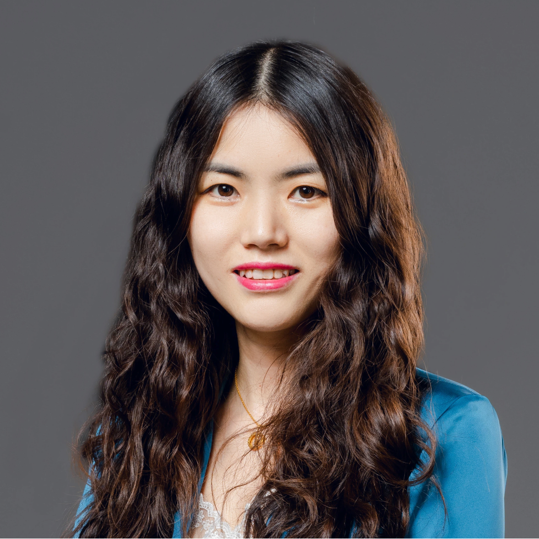 Selena He 何昕夏