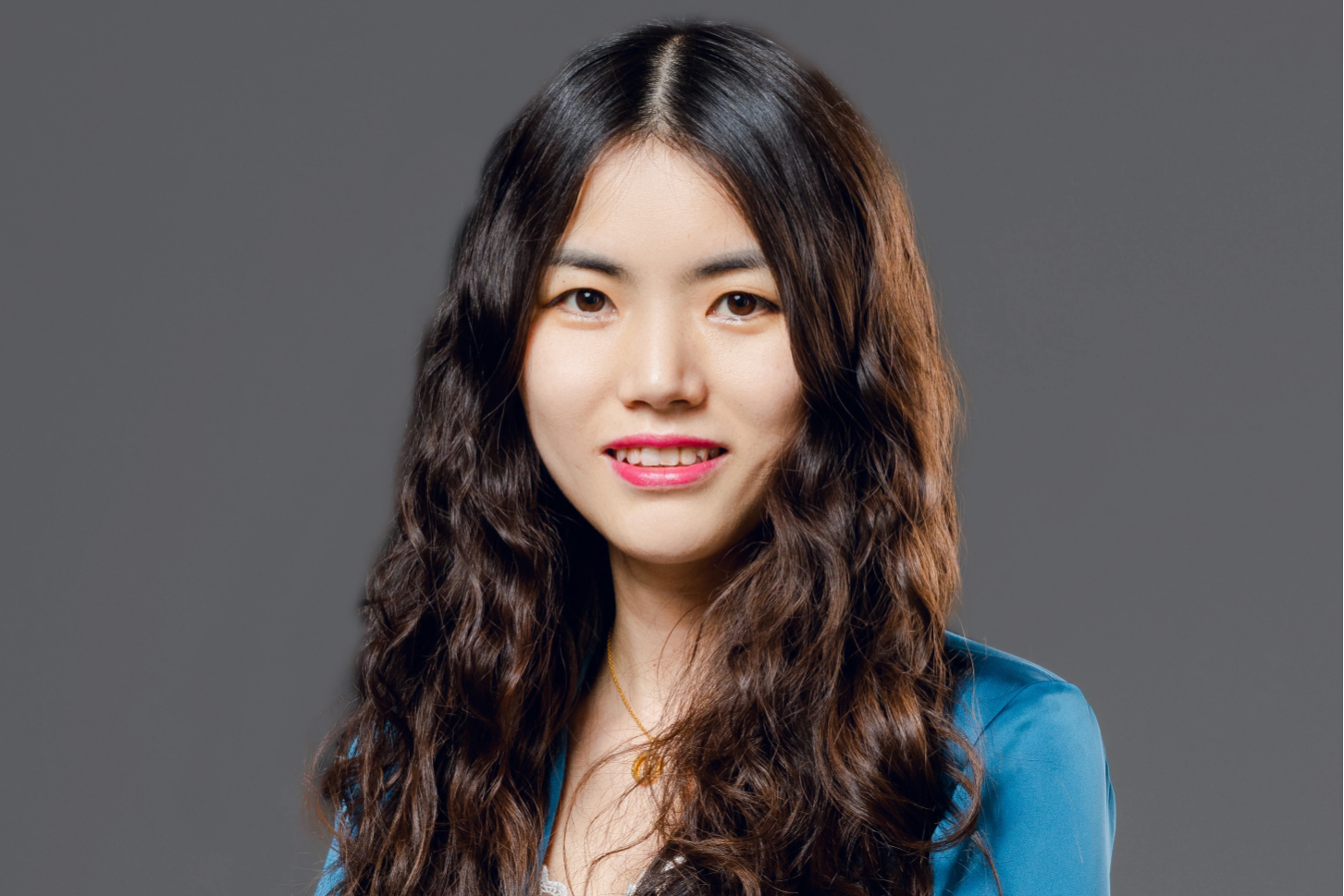 Selena He 何昕夏