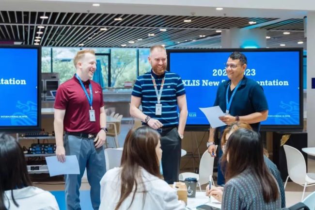 8be7dee0b194a7a1c0a70ab70dc9738